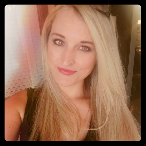 Meet your Posher, Katie - Picture 1 of 1